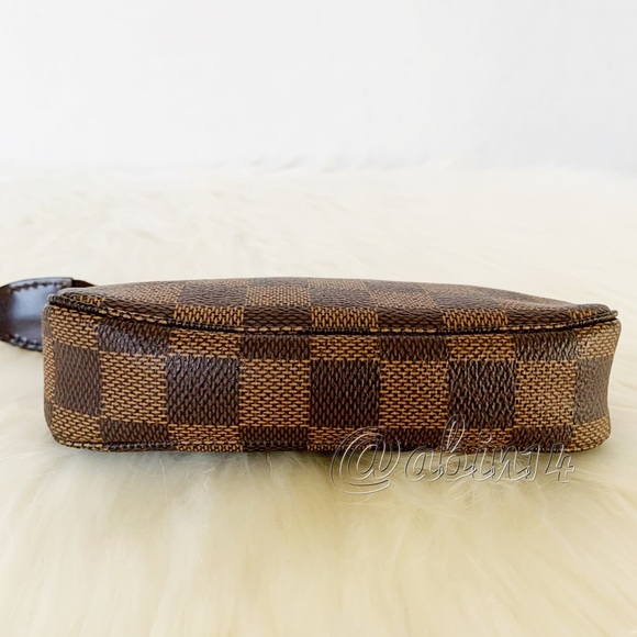 Louis Vuitton Mini Pochette Accessoires Damier Ebene - Picture 4 of 13
